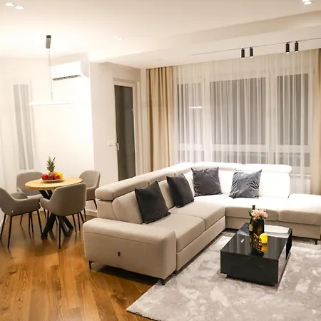 Modernapartmentsbl Apartman