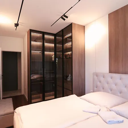 Modernapartmentsbl Apartman *