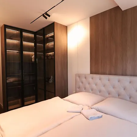 Modernapartmentsbl Apartman *