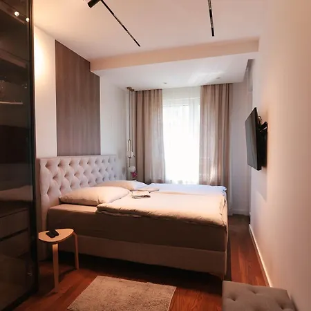 Modernapartmentsbl Apartman