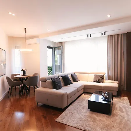 Modernapartmentsbl Apartman