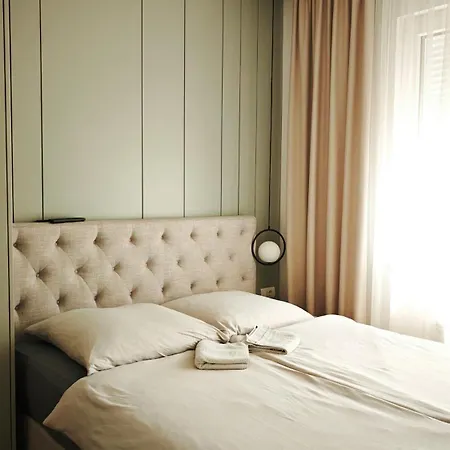 Modernapartmentsbl Apartman