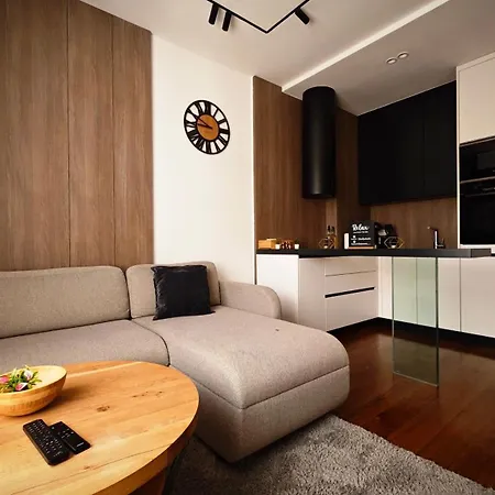 Modernapartmentsbl Apartman